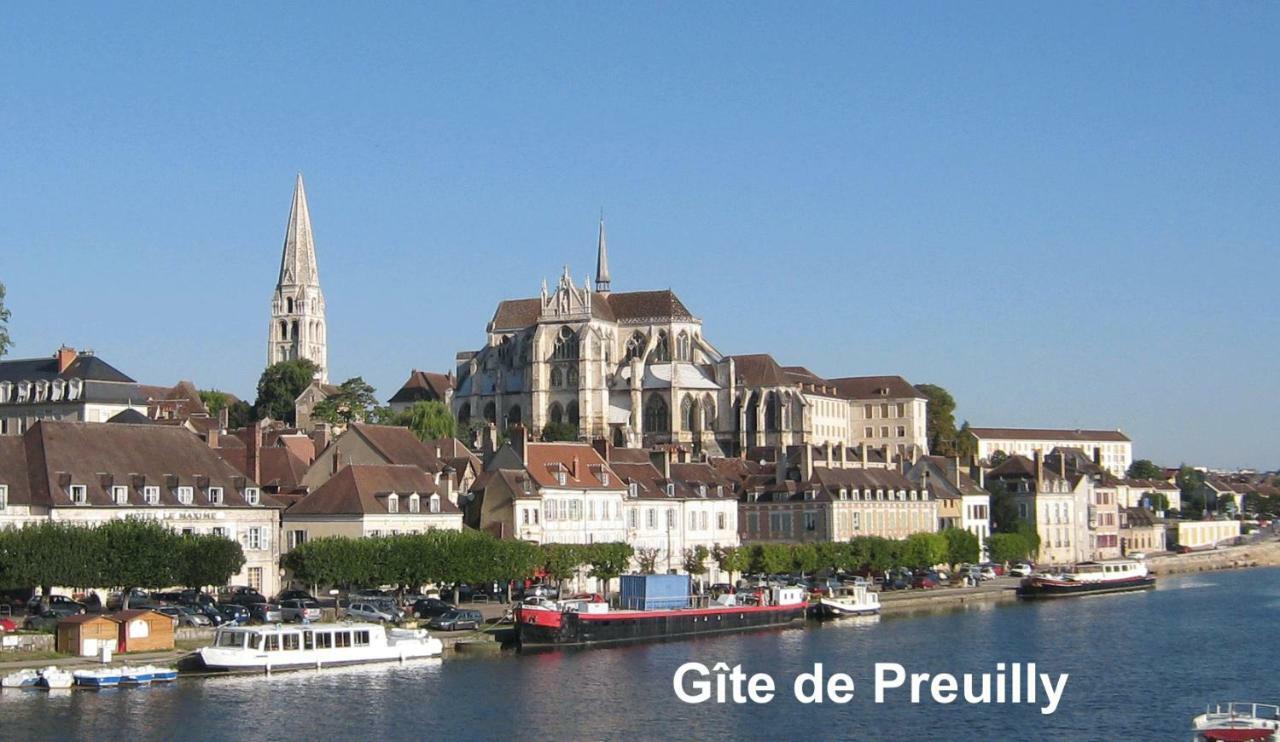 Gite De Preuilly オセール エクステリア 写真
